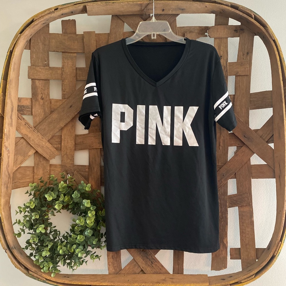 Women’s t shirt 🖤